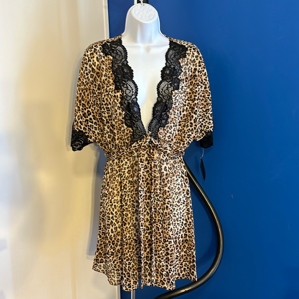 Womens cheetah print, intimate robe/lingerie. NWT. Size medium.
